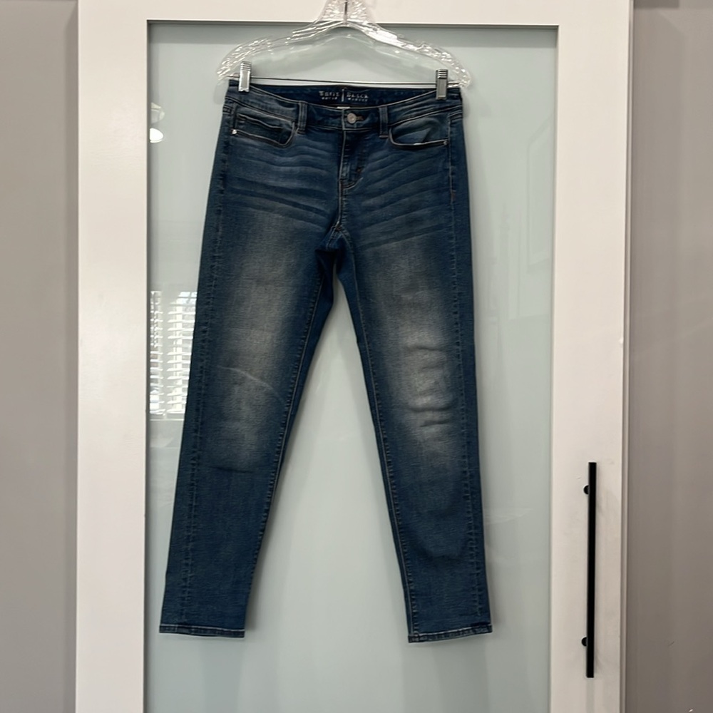 White House Black Market Girlfriend Jeans, Size 0